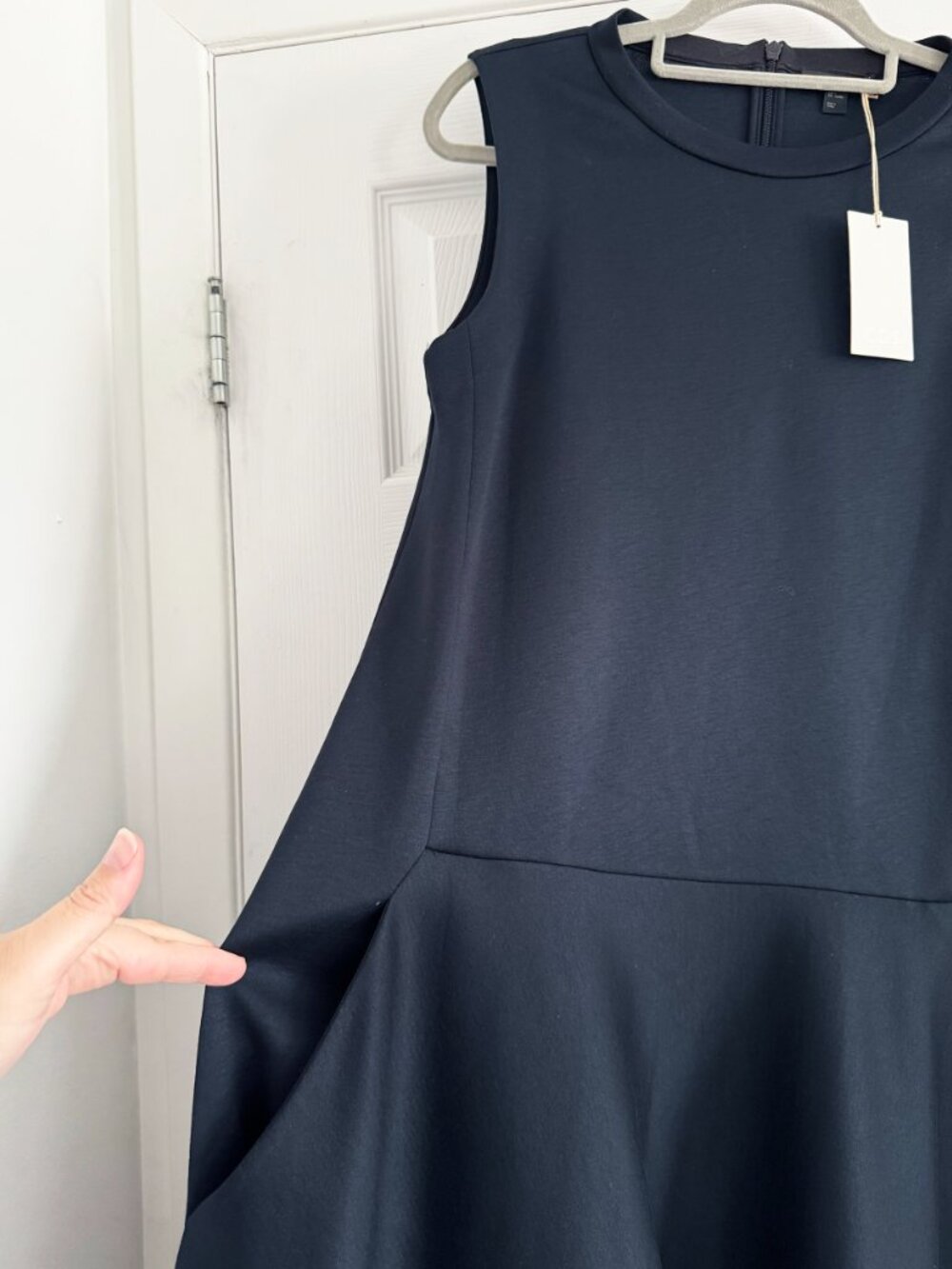 NWT COS Scuba Hi/Low Hem Dress in Navy, size Small - Picture 5 of 11